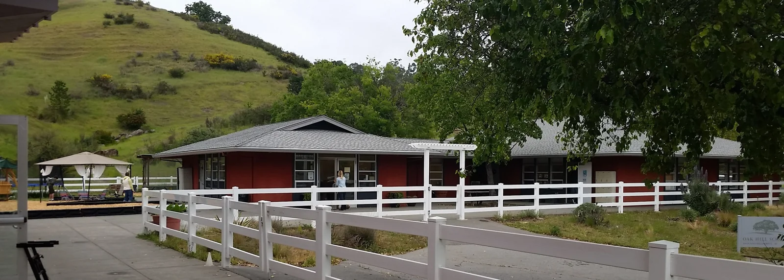 Oak Hill School campus photo